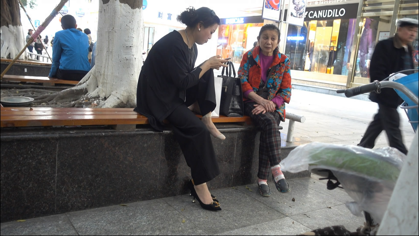 streetsnapnylon[00 02 58][20181208 225235 0]